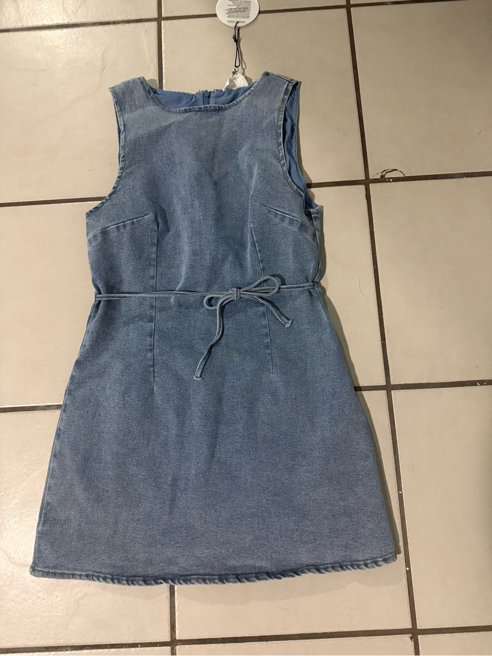 Le Lis Light Blue Denim Tie-Waist Mini Dress- has stretch sz M